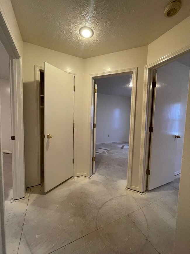 Photo - Southern Hills 3 Bedroom 2 Bath Duplex-New...