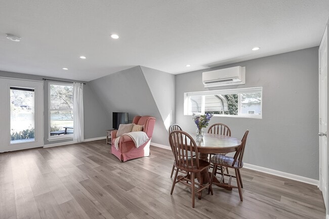 Photo - 1500 W Pine Lake Cir