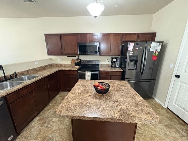 Photo - 3 Bed 3 Bath Townhome Minutes From Fort Carson, Peterson, and Schriever SFB!!!