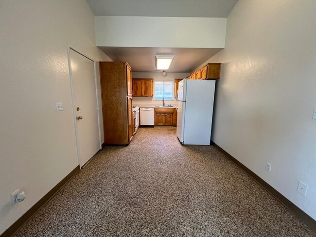 Photo - 995 Vineyard Way