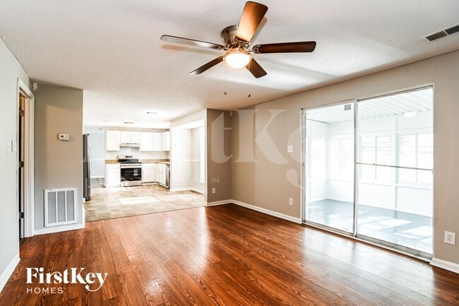 Photo - 1940 Winsted Ct