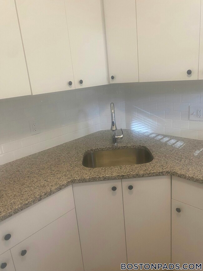 Photo - 2018 Commonwealth Ave Unit 1