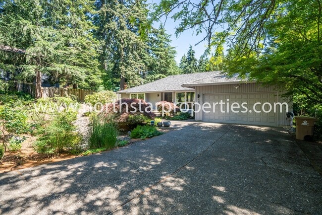 1405 Greentree Cir