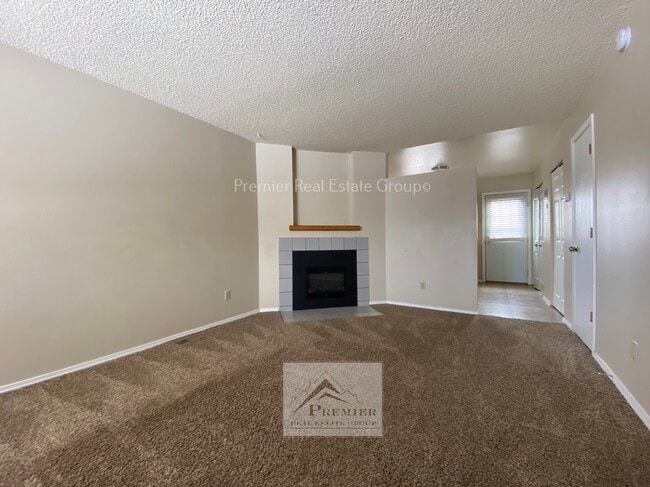 Photo - 519 Comanche Village Dr
