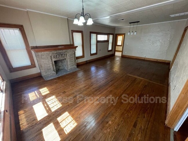 Photo - 121 NW 29th St