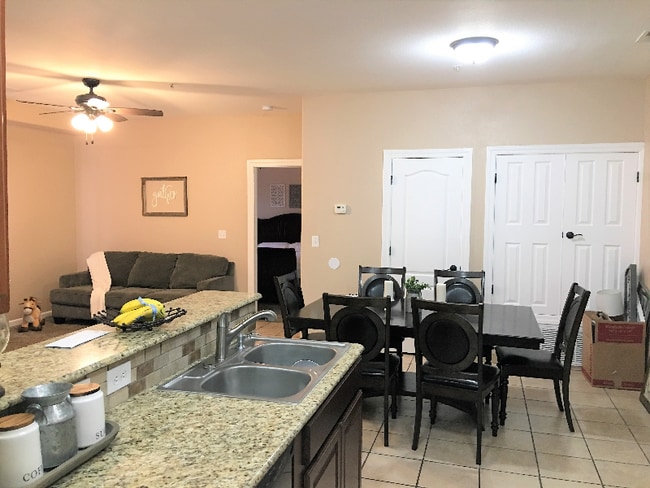 Photo - 6325 Reynolds Dr Unit 103