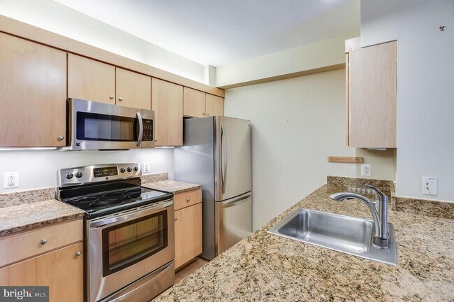 Photo - 616 E St NW Unit 601