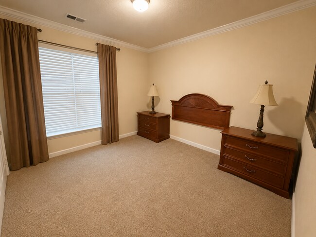 Photo - Spacious Furnished 3-Bedroom Condo Oasis with 2 Baths in Davenport Unit 4404
