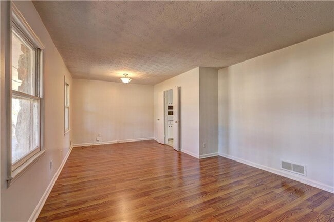 Photo - 2578 Five Forks Trickum Rd SW