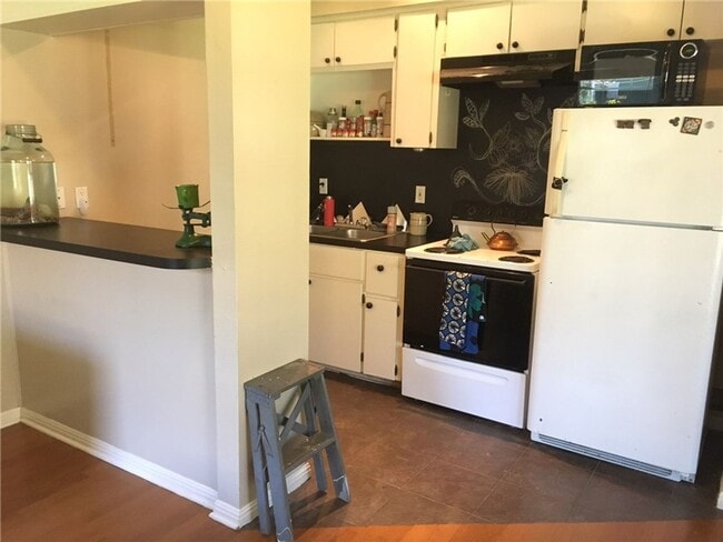 Photo - Hyde Park Bungalow for August Unit #B