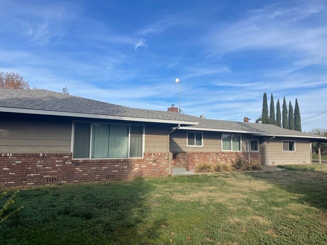 Photo - Incredible 3bd/2ba house surrounded by working orchards! Available now!
