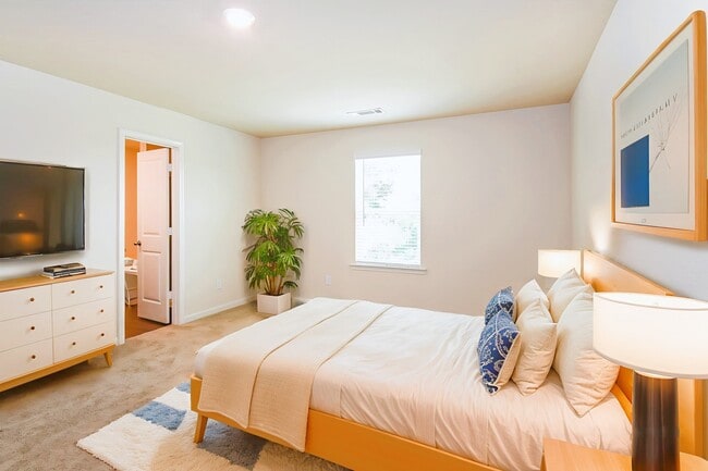 Photo - 138 Innis Brk Cir