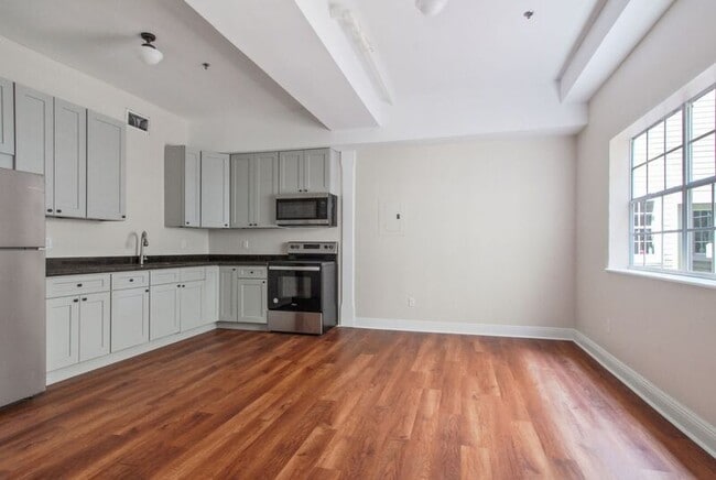 2135 Second St Unit 208