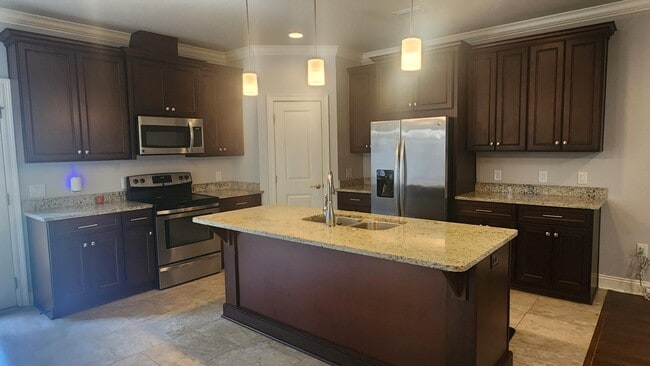 Photo - 2133 Janet St