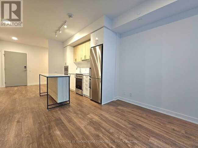 Photo - 30 Upper Mall Wy Unit 419