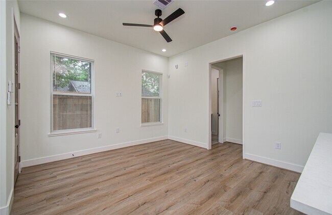 Photo - 4603 Edison St