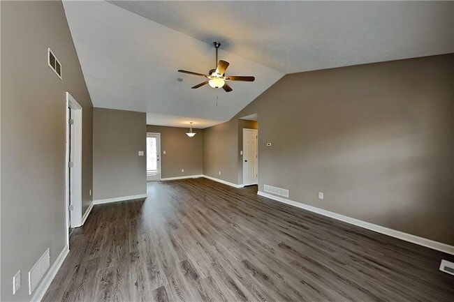 Photo - 209 Hale Haven Dr