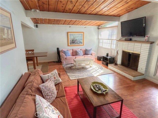 139 W Mariposa