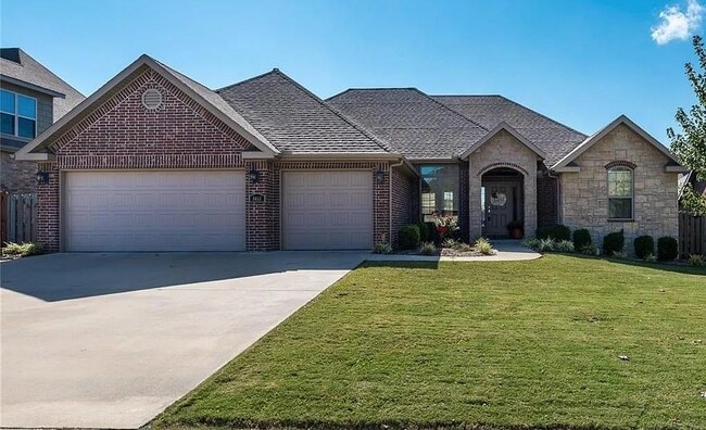 Building Photo - 3403 SW Crosswinds Blvd Rental