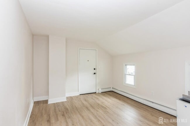 Photo - 176 Manalapan Rd