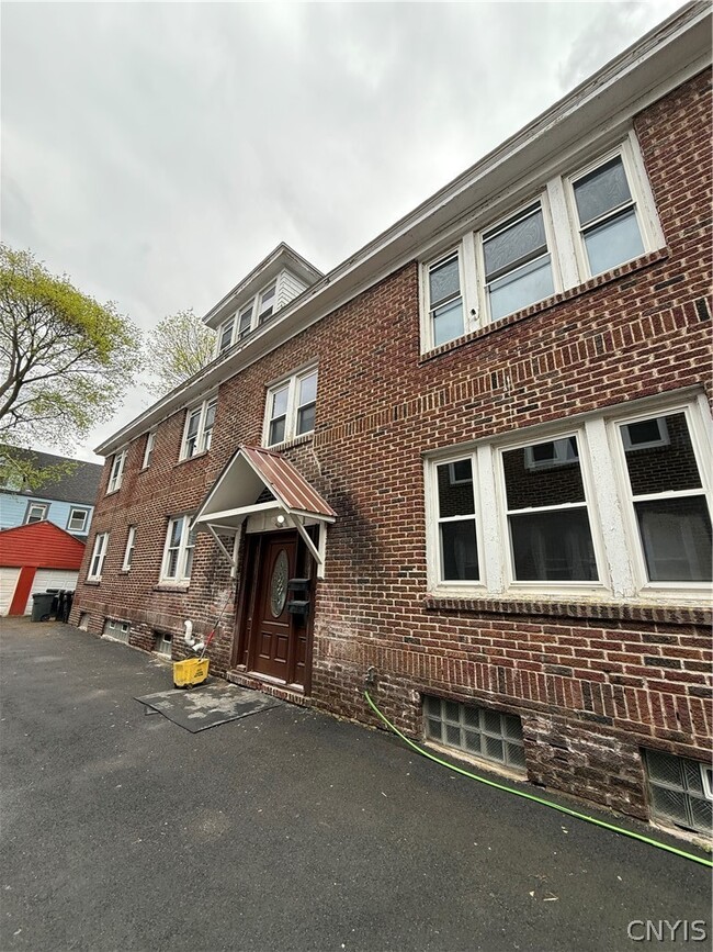 Building Photo - 205 Fellows Ave