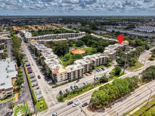 Building Photo - 3070 NW 48th Terrace Unit 405