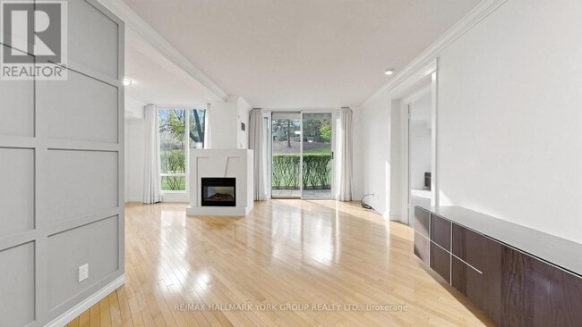 Photo - 18 William Carson Crescent Unit 120
