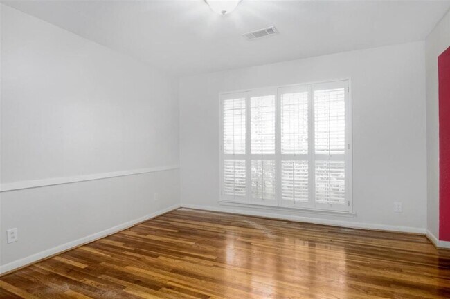 Photo - 4015 Mischire Dr