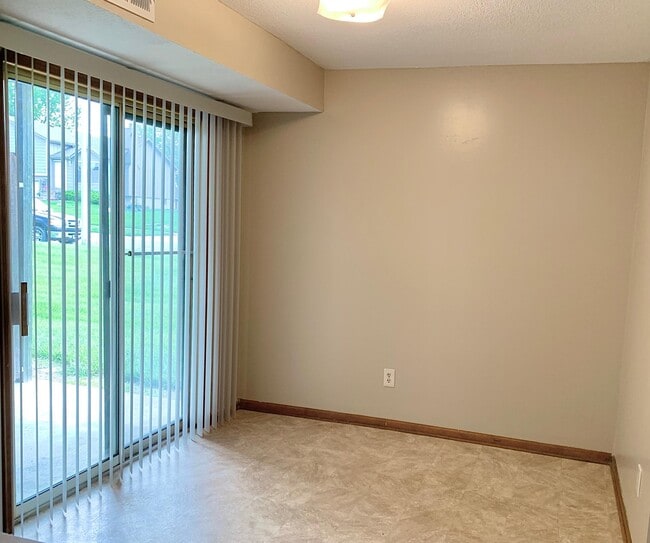 Photo - 831 Rosewood St Unidad # B
