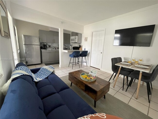 Photo - 1040 SW 28th St Unidad 2