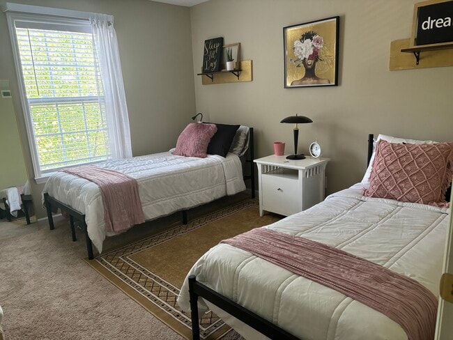 Photo - 524 Ivy Glen Dr