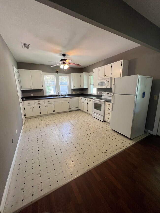 Photo - 3100 RR 1869 Unit A