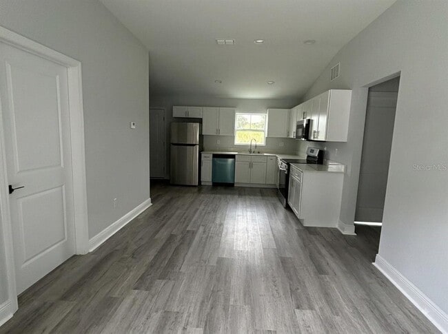 Photo - 223 Oak Ln Trk