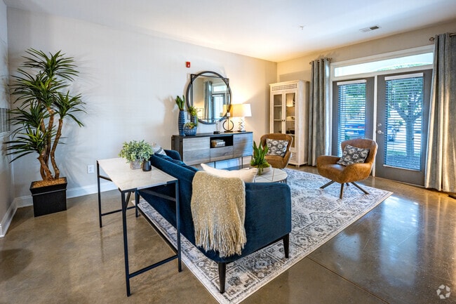 2BR, 2BA - 970SF - Living Room