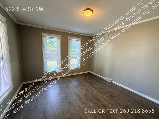 Photo - 422 5th St NW
