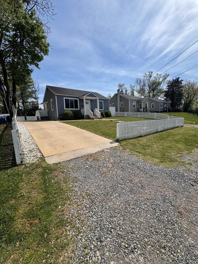 Photo - 1331 Dudley St NW