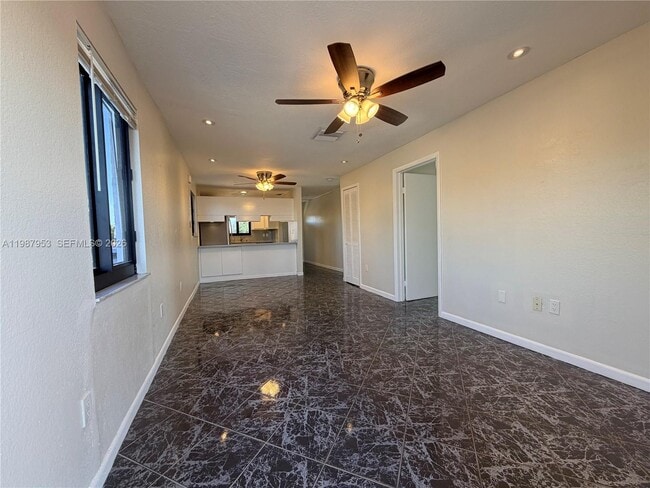 Photo - 3525 SW 92nd Ave Unidad 3527