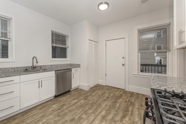 Photo - 172 Boylston St Unit 3