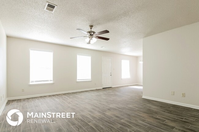 Photo - 4660 Royal View Dr