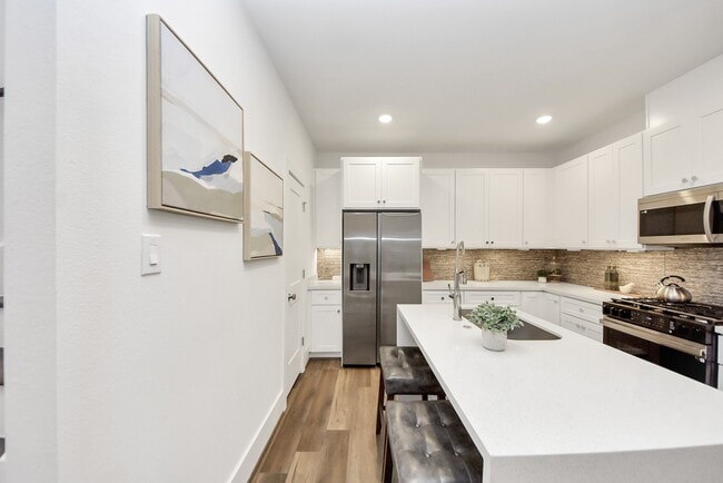 Photo - 7502 B Carver Rd