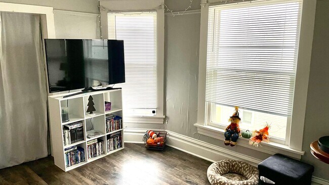 Photo - 710 W Seerley Blvd Unit #3 (Second Floor)