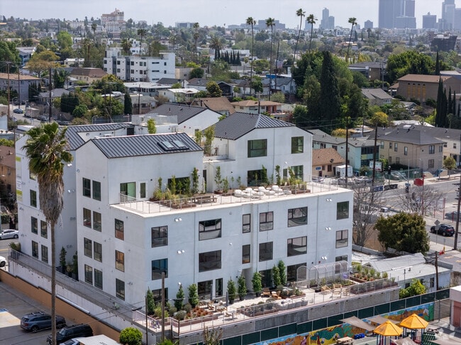 Building Photo - 611 Virgil Village Rental