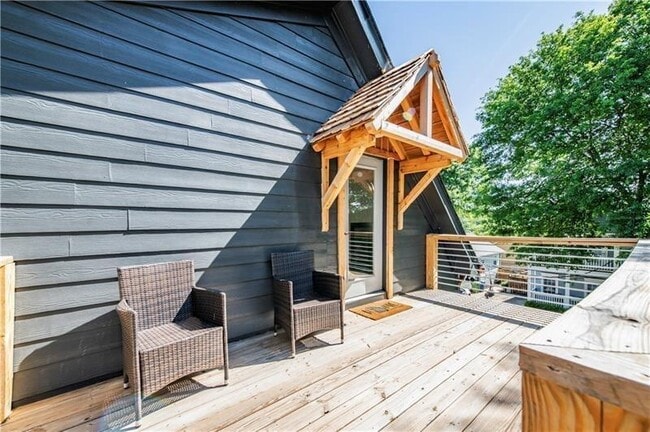 Photo - 767 Terry St SE