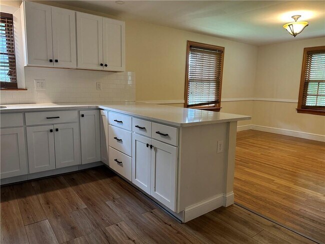 Photo - 16 Frederick Dr