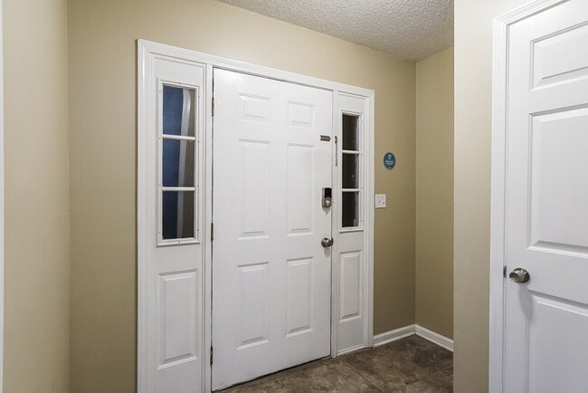 Photo - 144 Carriage Dr