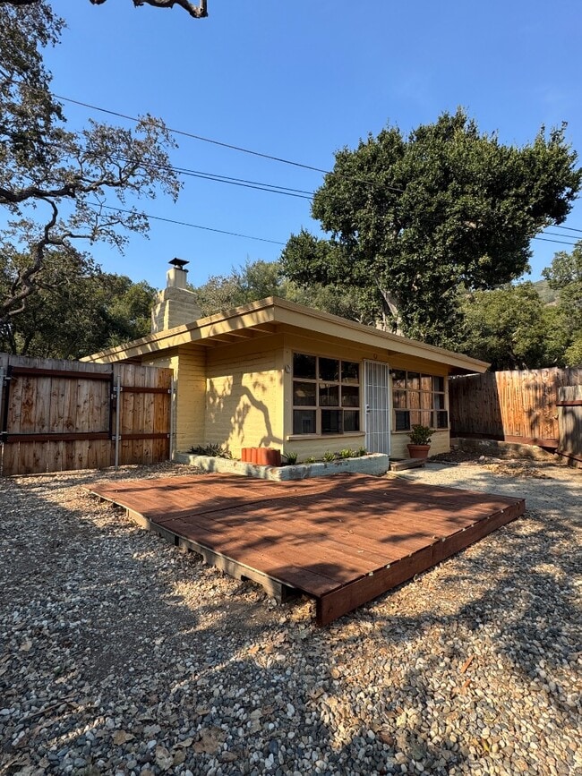 Building Photo - 72 Laureles Grade