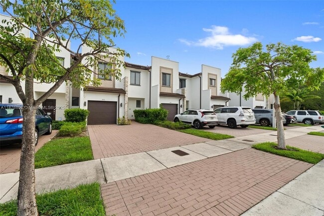 Building Photo - 403 NE 212th St