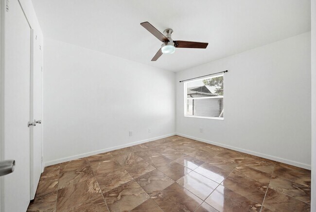 Photo - 5606 S Manhattan Ave Unit A1