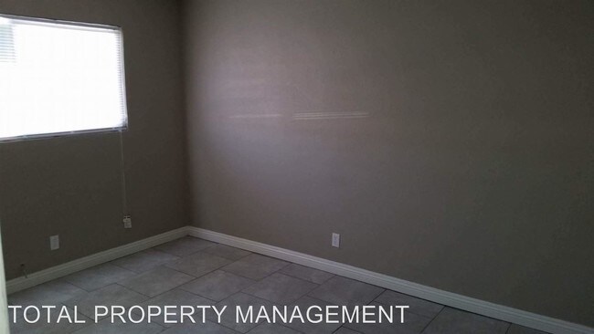 Photo - 486 North Cir