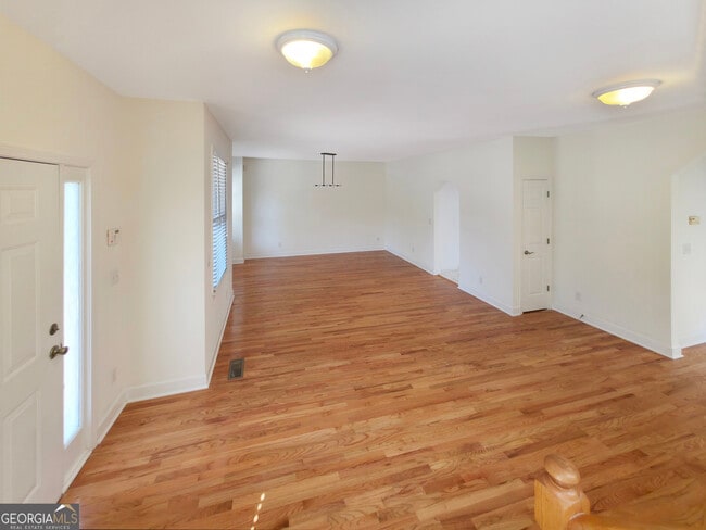 Photo - 136 Crumley St SE